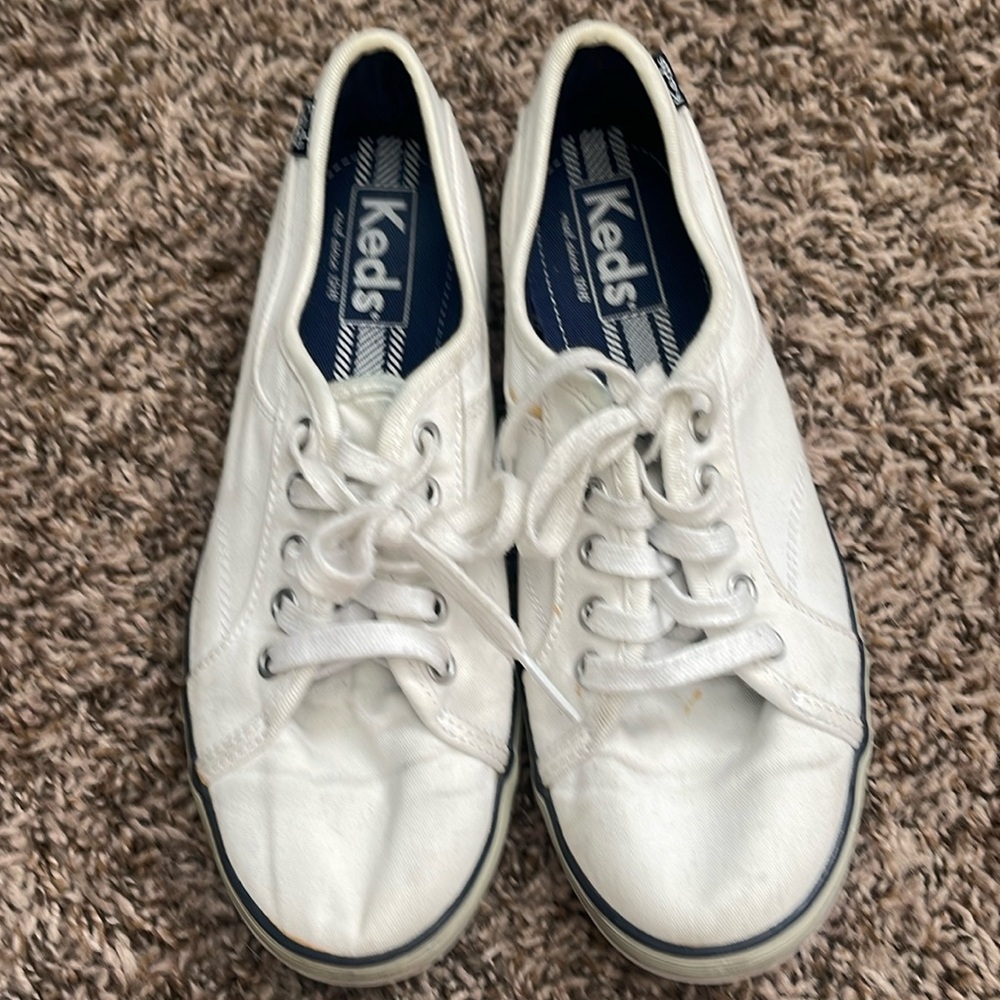 Keds woman’s size 6white shoes good shape